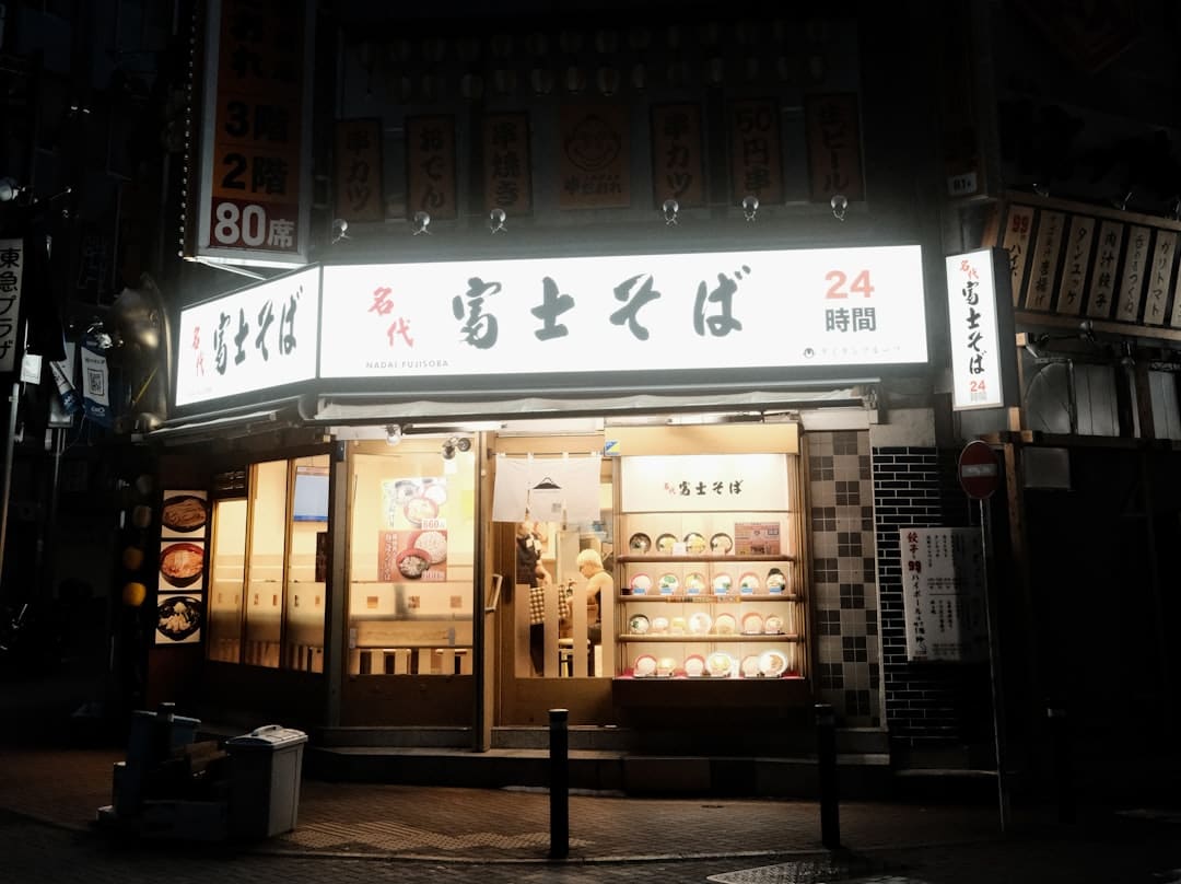 张家辉谈与关咏荷离婚风闻：我觉得不必回应